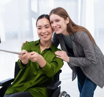 smiley-women-taking-selfie